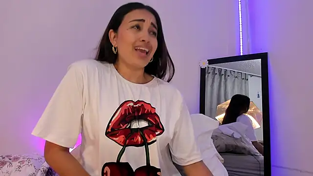 aisha es online show from January 29, 2025, 10:22 pm