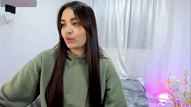 aisha es online show from October 24, 2025, 10:28 pm