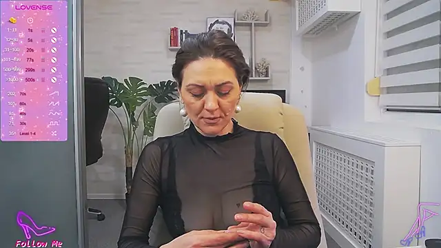 EllaMilf  online show from February 22, 2025, 7:34 am