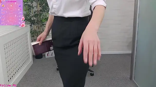 EllaMilf  online show from April 2, 2026, 1:31 pm