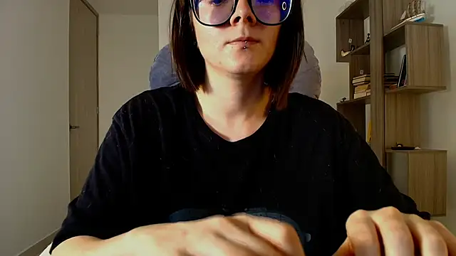 Arya starrk online show from November 24, 2025, 2:39 pm