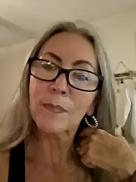 Snapshot of EvaRobinson chatting on December 13, 2024, 2:10 am EvaRobinson online show from December 13, 2024, 2:10 am