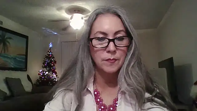 Snapshot of EvaRobinson chatting on December 19, 2024, 12:24 am EvaRobinson online show from December 19, 2024, 12:24 am