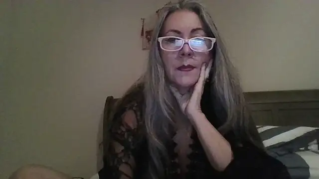 Snapshot of EvaRobinson chatting on December 20, 2024, 3:58 am EvaRobinson online show from December 20, 2024, 3:58 am