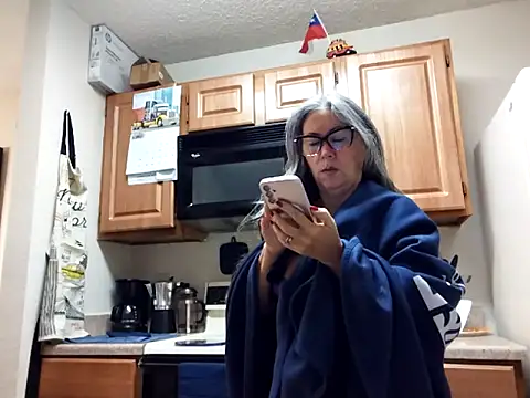 Snapshot of EvaRobinson chatting on January 16, 2025, 1:58 pm EvaRobinson online show from January 16, 2025, 1:58 pm