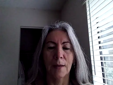 Snapshot of EvaRobinson chatting on January 18, 2025, 1:29 pm EvaRobinson online show from January 18, 2025, 1:29 pm