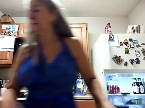 Snapshot of EvaRobinson chatting on January 18, 2025, 4:31 pm EvaRobinson online show from January 18, 2025, 4:31 pm