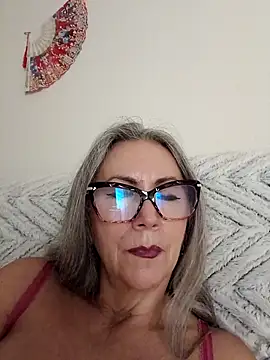 Snapshot of EvaRobinson chatting on January 22, 2025, 5:05 am EvaRobinson online show from January 22, 2025, 5:05 am