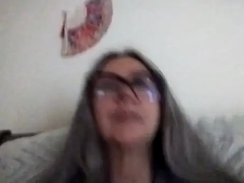 Snapshot of EvaRobinson chatting on February 12, 2025, 2:45 am EvaRobinson online show from February 12, 2025, 2:45 am
