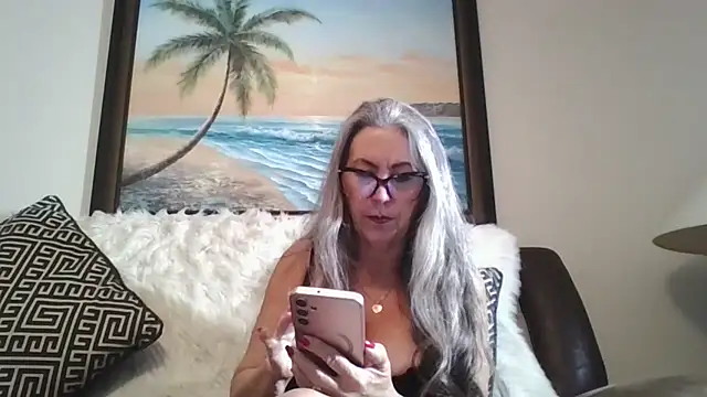 Snapshot of EvaRobinson chatting on February 19, 2025, 12:14 am EvaRobinson online show from February 19, 2025, 12:14 am