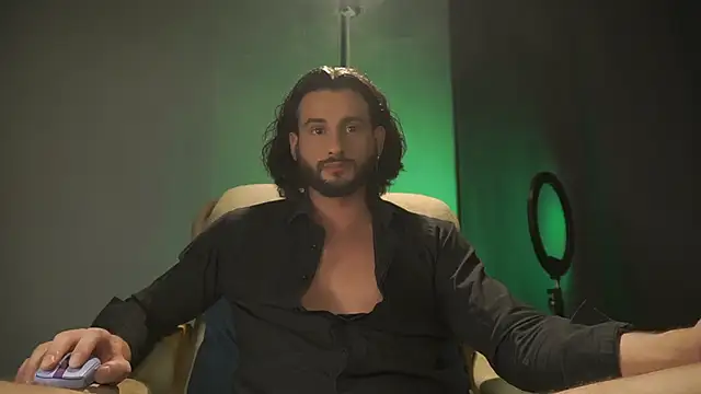 Snapshot of Keen___Luckystrike chatting on November 9, 2025, 5:55 pm Keen Luckystrike online show from November 9, 2025, 5:55 pm