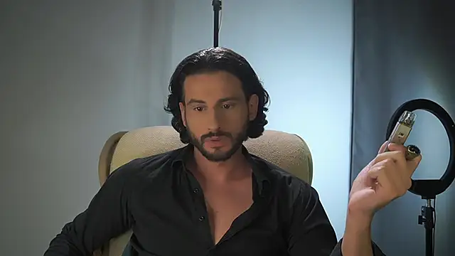 Snapshot of Keen___Luckystrike chatting on December 13, 2025, 11:54 pm Keen Luckystrike online show from December 13, 2025, 11:54 pm