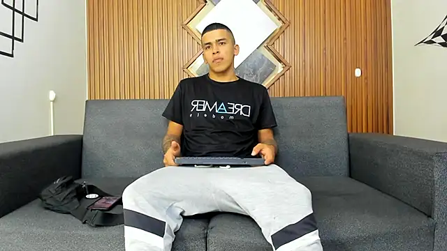 yeckodream online show from March 10, 2025, 3:45 am