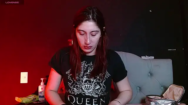 Red-moon1 online show from May 24, 2026, 4:50 am