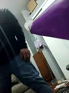 Snapshot of thickcocklatino chatting on January 22, 2025, 10:29 am thickcocklatino online show from January 22, 2025, 10:29 am