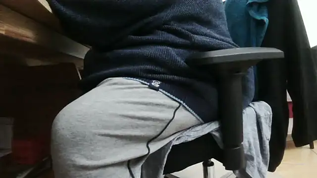 Snapshot of chubbysmallcock@xh chatting on February 9, 2025, 3:34 pm chubbysmallcockxh online show from February 9, 2025, 3:34 pm