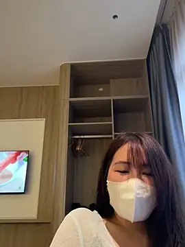 Snapshot of Onee-Chew chatting on May 10, 2026, 10:42 am Onee-Chew online show from May 10, 2026, 10:42 am