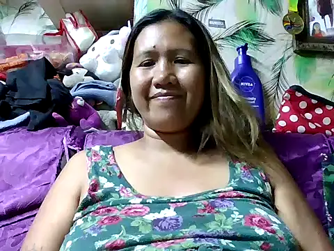 sweet smile4u online show from March 28, 2026, 6:18 pm