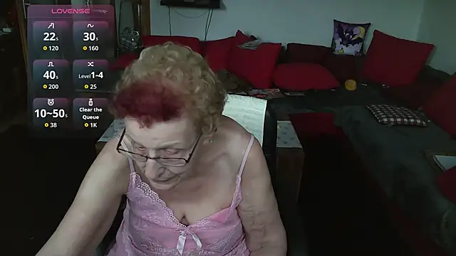 HeisseomaOriginal online show from December 19, 2025, 11:50 am