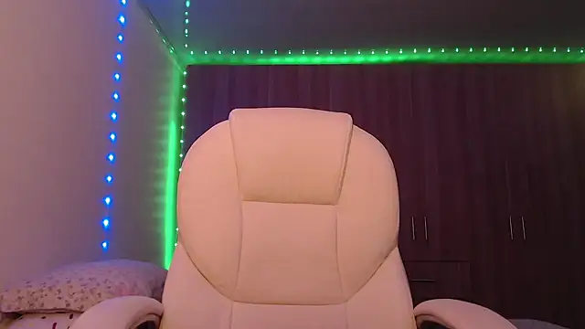 Selene93 online show from February 6, 2025, 10:43 pm