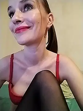 AimeeFair online show from November 10, 2025, 1:43 pm