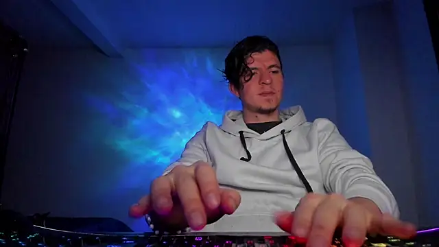 Headhunterdz online show from June 4, 2026, 1:33 am