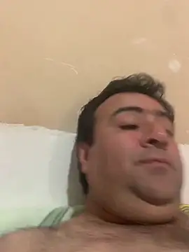 EmilianoGt online show from November 12, 2025, 9:36 pm