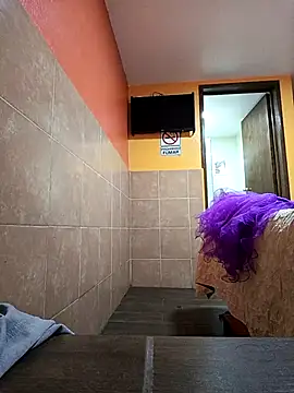 karlaalva online show from December 22, 2025, 11:13 pm