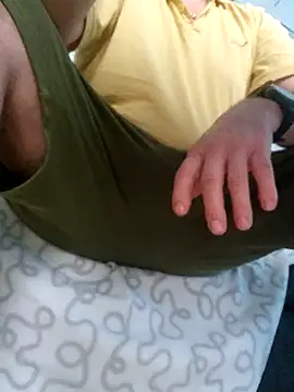 Snapshot of Arkadjusz chatting on February 20, 2025, 2:13 pm Arkadjusz online show from February 20, 2025, 2:13 pm