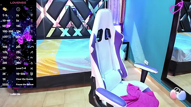 Linda4Petite online show from February 9, 2025, 7:41 pm