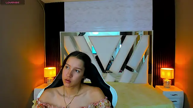 Linda4Petite online show from November 16, 2025, 1:17 pm