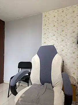 NatashaCruz- online show from March 20, 2025, 5:25 pm