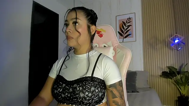 CameronCollins  online show from September 11, 2025, 8:20 pm