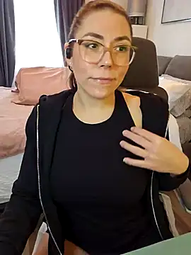 Ellie-L-Elizabeth online show from December 3, 2024, 4:39 pm