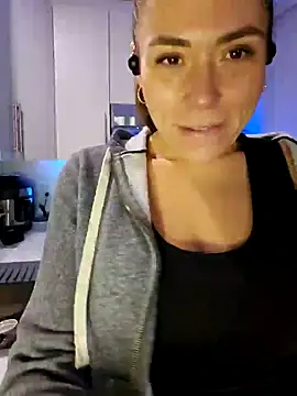 Ellie-L-Elizabeth online show from January 9, 2025, 11:58 am