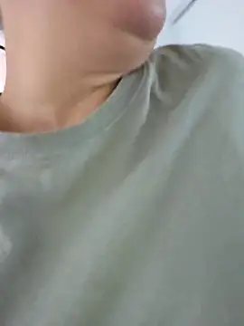 Ellie-L-Elizabeth online show from September 19, 2025, 3:45 pm