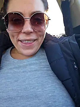 Ellie-L-Elizabeth online show from November 6, 2025, 4:08 pm