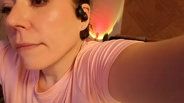 Ellie-L-Elizabeth online show from February 28, 2026, 2:12 am