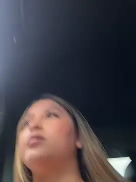 lunablossom  online show from November 2, 2025, 8:44 pm