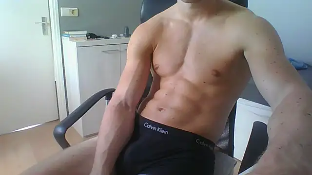 RamonJoosse2002 online show from May 11, 2026, 2:45 pm