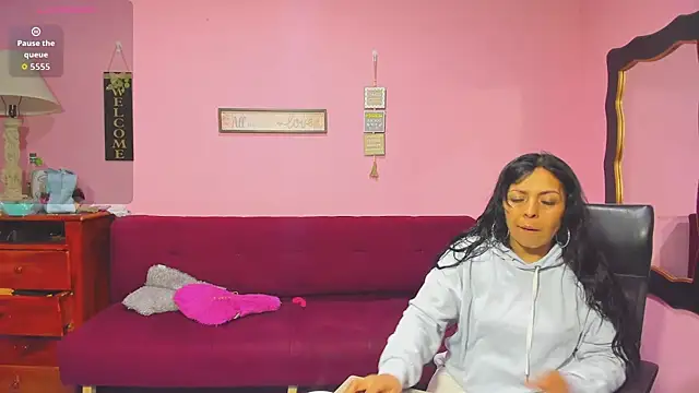 lesbiancuple online show from November 5, 2025, 12:43 am