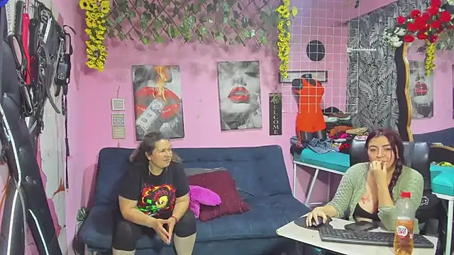 Snapshot of lesbiancuple chatting on May 13, 2026, 1:58 am lesbiancuple online show from May 13, 2026, 1:58 am