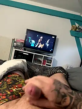 Snapshot of RenaudS-02 chatting on November 18, 2025, 7:13 am RenaudS-02 online show from November 18, 2025, 7:13 am