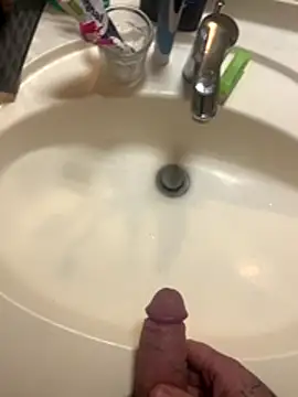 Snapshot of RenaudS-02 chatting on December 4, 2025, 3:43 pm RenaudS-02 online show from December 4, 2025, 3:43 pm