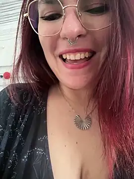 LunaMoongirl online show from March 3, 2025, 4:14 pm