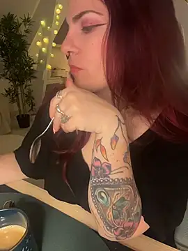 LunaMoongirl online show from November 29, 2025, 5:21 am