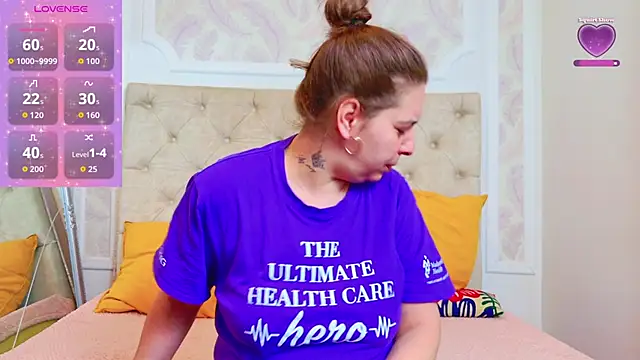 Snapshot of KarinaNoir chatting on February 12, 2026, 5:13 am KarinaNoir online show from February 12, 2026, 5:13 am