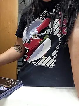 Snapshot of AriannaPena chatting on October 15, 2025, 11:05 pm AriannaPena online show from October 15, 2025, 11:05 pm