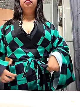 Snapshot of AriannaPena chatting on October 19, 2025, 10:32 pm AriannaPena online show from October 19, 2025, 10:32 pm