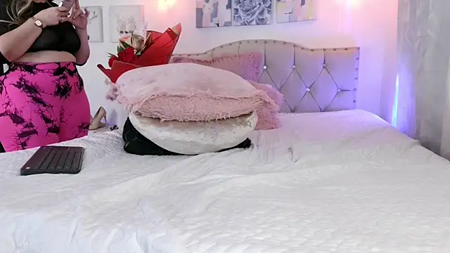 Dulce Morrys online show from February 14, 2025, 8:05 pm